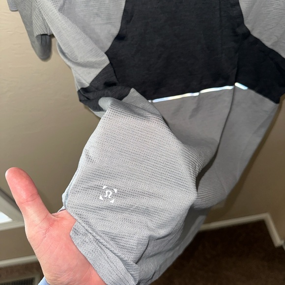 Lululemon Lot of 3 T Shirts - Picture 13 of 14